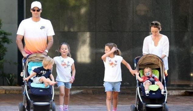 Lynette Federer's son, Roger Federer with his wife, Mirka, and children.
